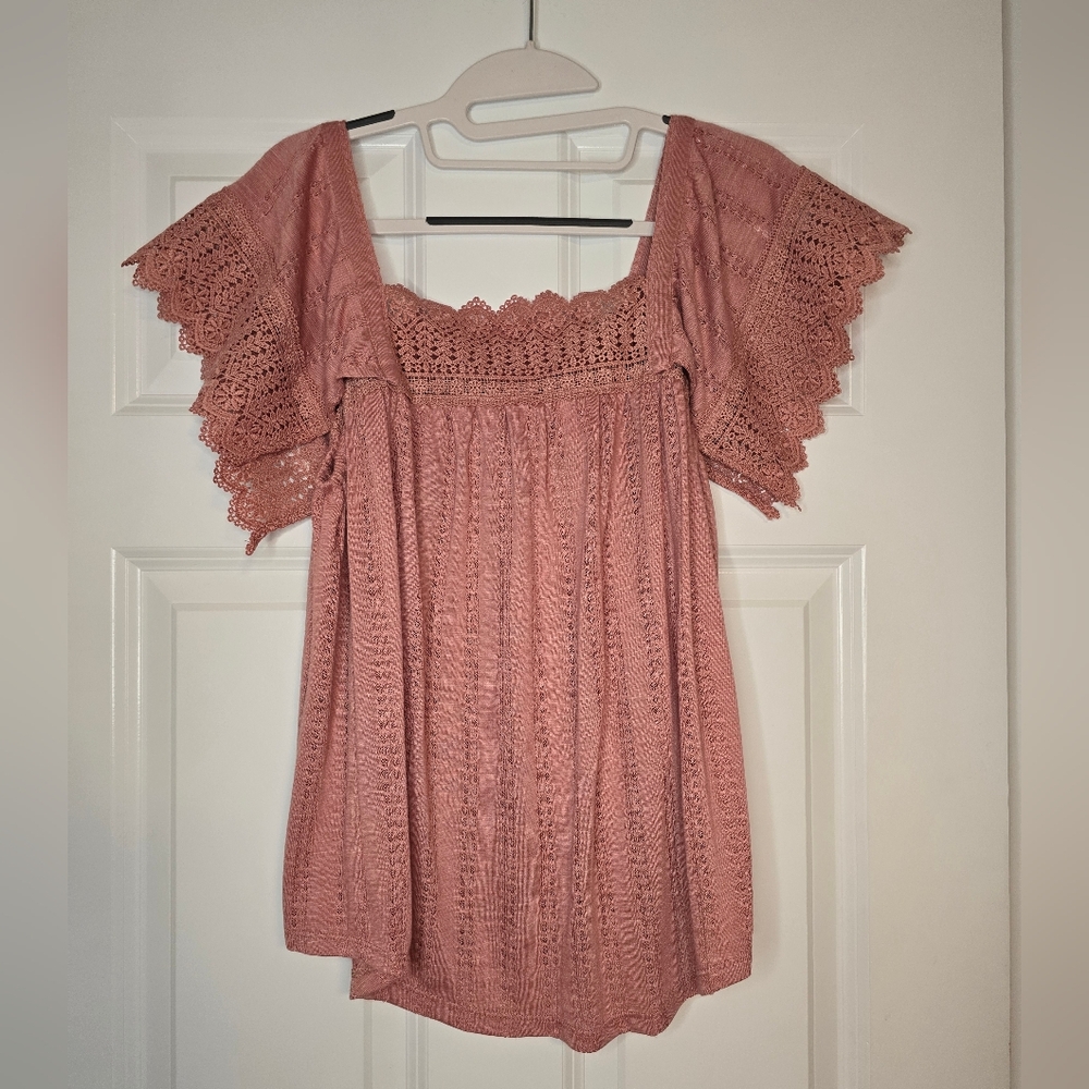 Maurices Mauve lace blouse. Size Small.